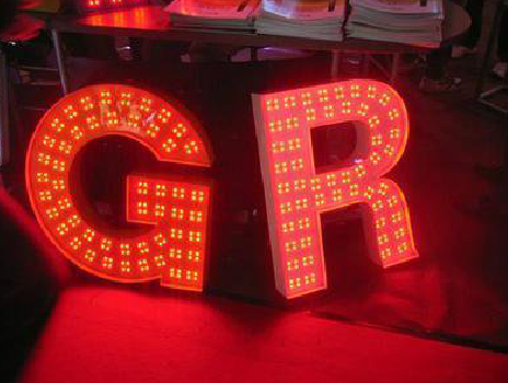 永修LED发光字常见的安装误区。